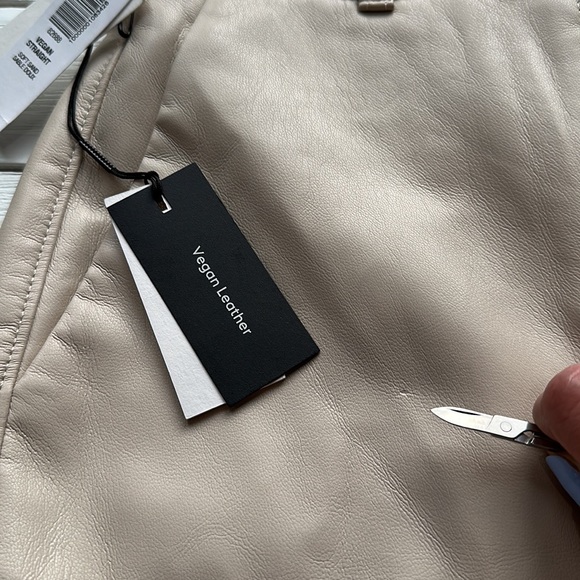 NWT Babaton Command Vegan Straight Pant in Soft Sand size 6 - Picture 8 of 16